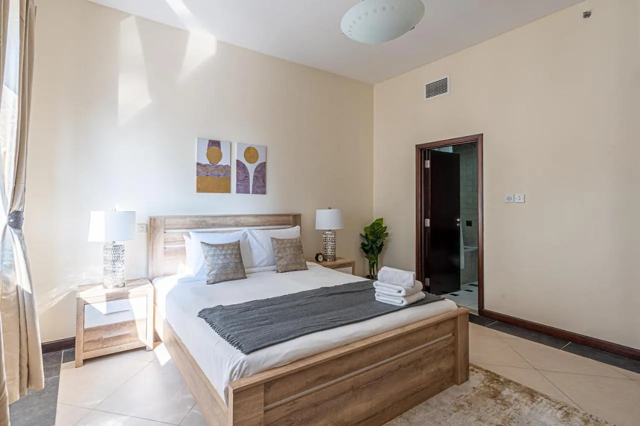 Higuests - Cheerful Apt With Stunning Views In Port Saeed Dubai Apartment