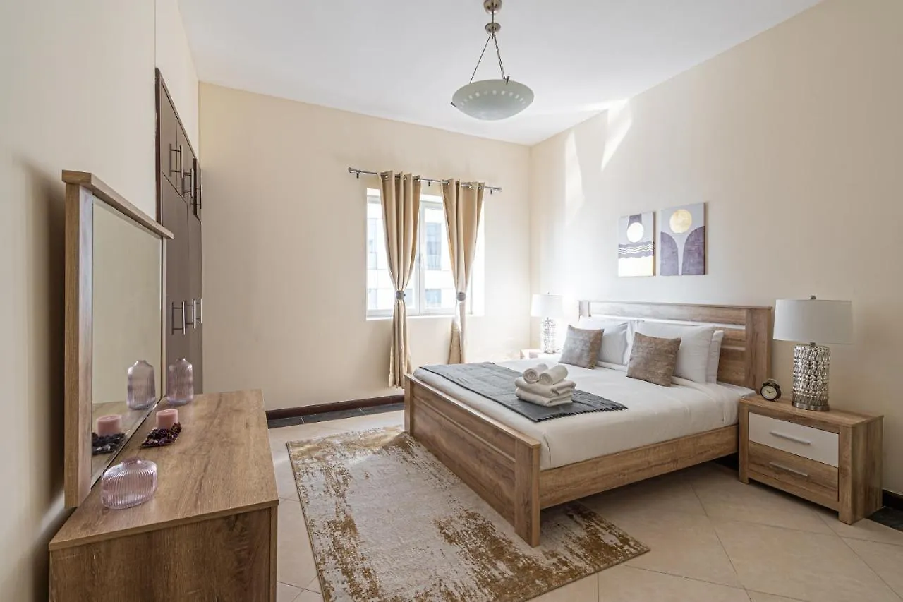 Apartment Higuests - Cheerful Apt With Stunning Views In Port Saeed Dubai