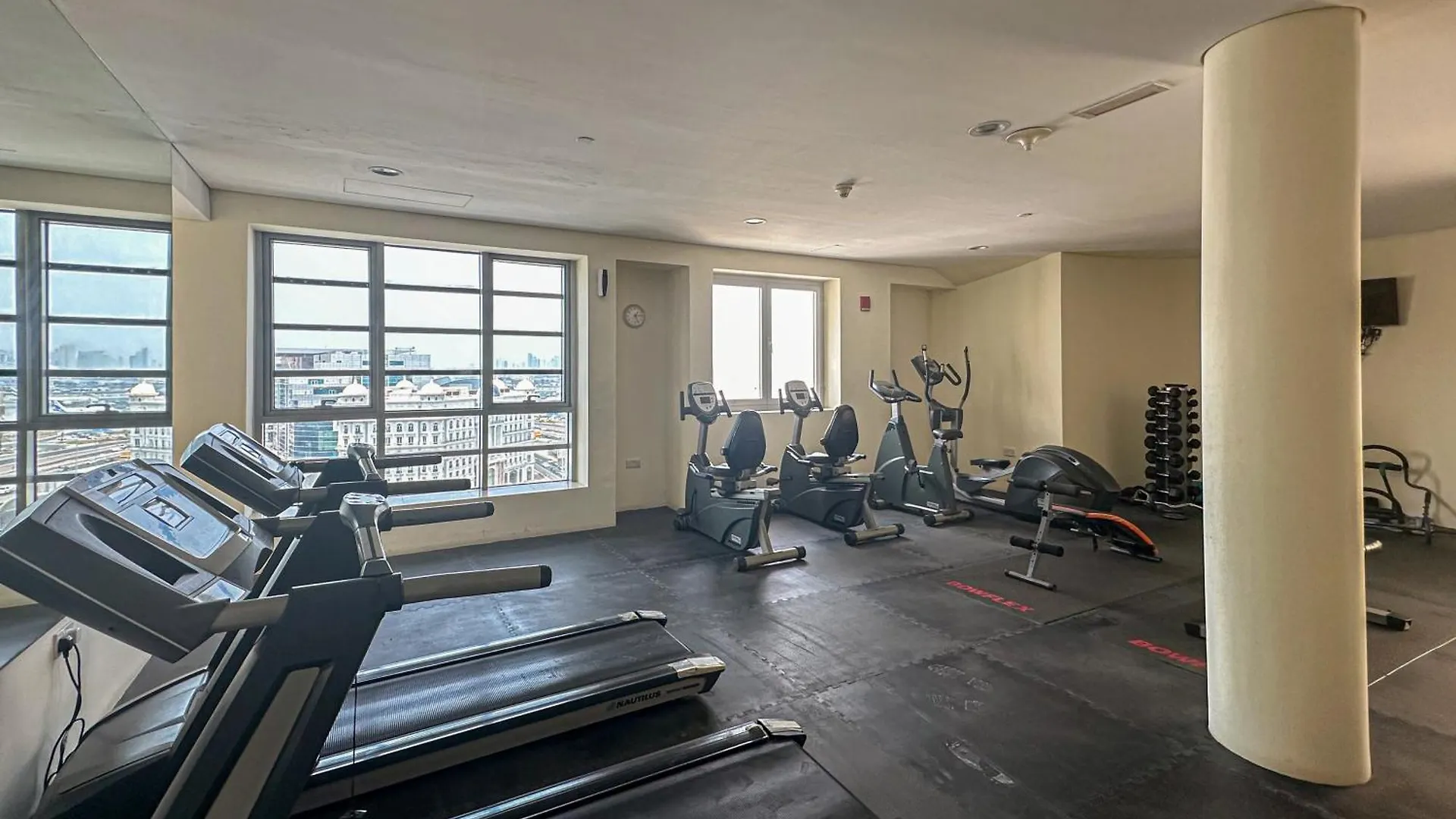 Higuests - Cheerful Apt With Stunning Views In Port Saeed Dubai Apartment