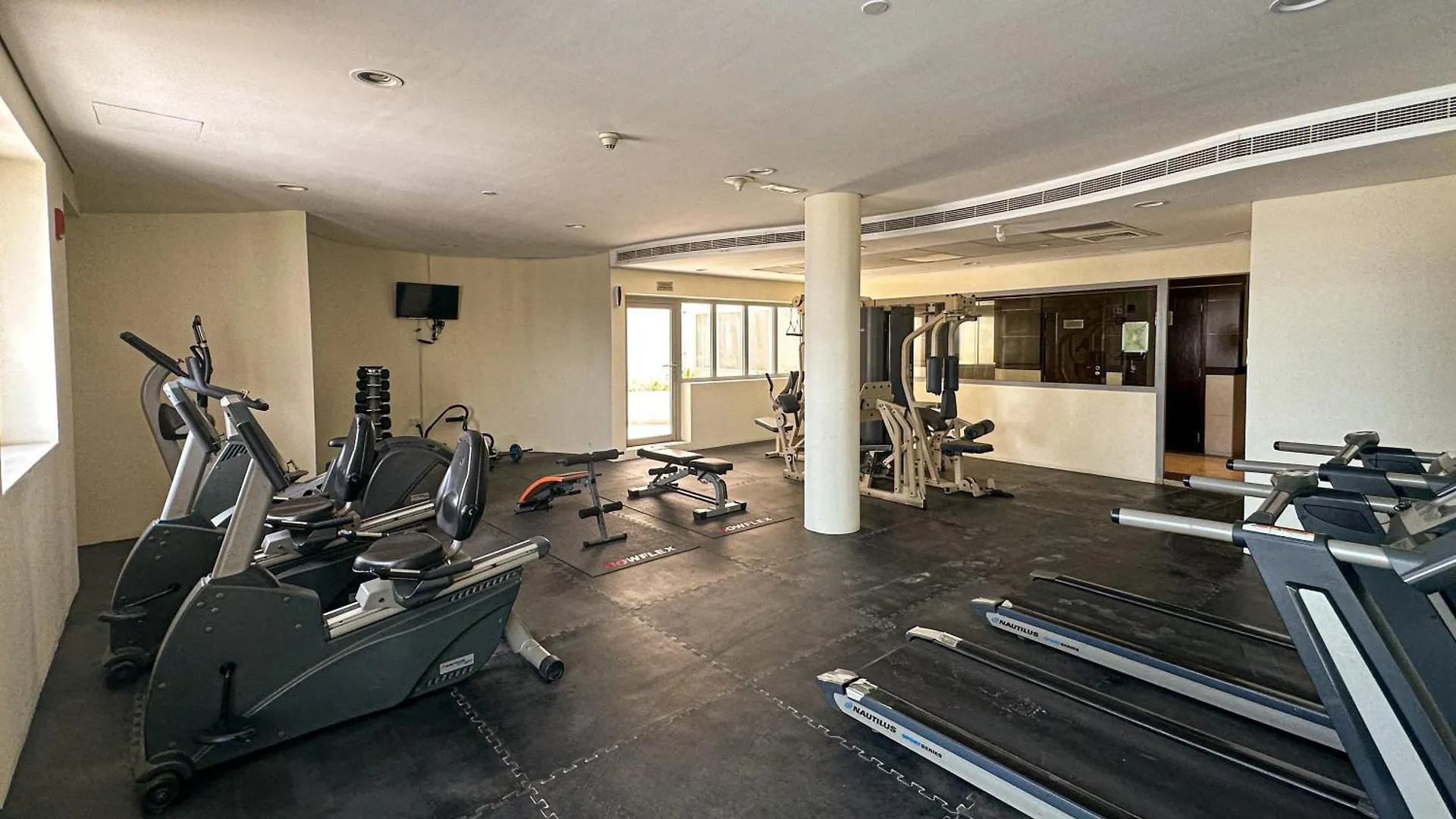 Apartment Higuests - Cheerful Apt With Stunning Views In Port Saeed Dubai United Arab Emirates